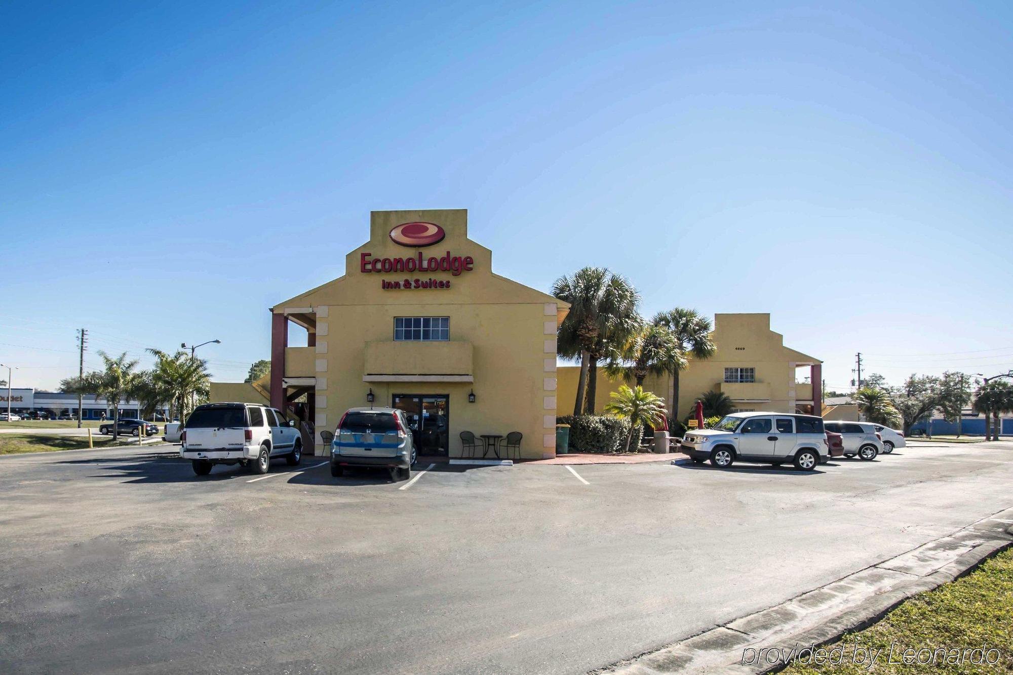 Econo & Maingate Hotel 2*